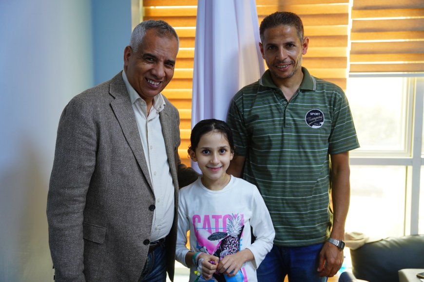 سيد عيسى في زيارة إنسانية إلى مستشفى الناس: «صرح طبي يضاهي مستشفيات إنجلترا وفرنسا»