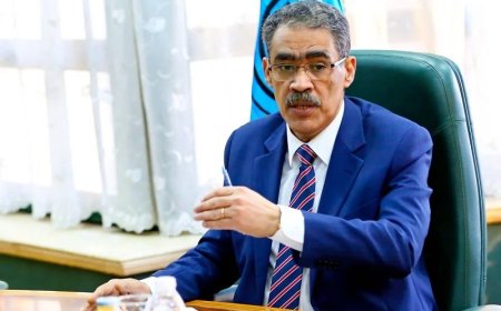 وزير الدولة للإعلام يلتقي ممثلي الصحافة والقنوات الفضائية لتطوير الخطاب الإعلامي