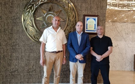 وفد مؤسسة رسالة السلام والمكتبة الرقمية للشرفاء الحمادي يبدأ زيارة إلى تونس لتعزيز التعاون الثقافي والفكري