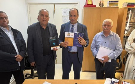 الدكتور محرز بودية يتسلم شهادة الانضمام لـ "المكتبة الرقمية للشرفاء الحمادي" من وفد رسالة السلام في تونس