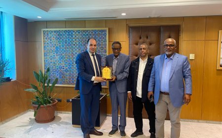 المدير العام لاتحاد إذاعات الدول العربية يشيد بالمشروع التنويري للمفكر علي الشرفاء الحمادي وأنشطة "رسالة السلام"