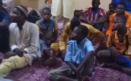 بالفيديو والصور   درس تعليمي فى مسجد الأنوار  بالنيجر عن مقال المفكر على الشرفاء: مناسك الحج فى القرآن دعوة إلى التدبر واتباع القرآن