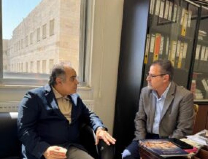 مدير المدارس الأرثوذكسية داود دبابنة يوقع مذكرة اتفاق مع مؤسسة رسالة السلام العالمية لنشر فكر التعايش والسلام بين الطلاب