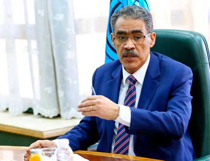 وزير الدولة للإعلام يلتقي ممثلي الصحافة والقنوات الفضائية لتطوير الخطاب الإعلامي