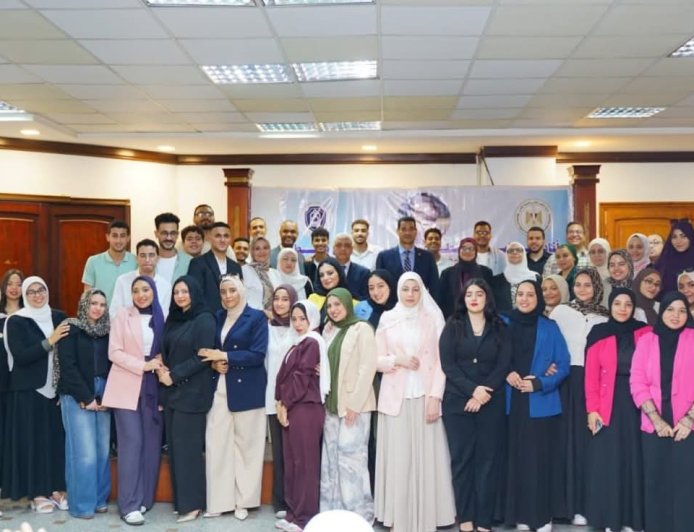 رئيس أكاديمية السادات يشهد حفل تكريم أوائل الطلاب بفرع طنطا