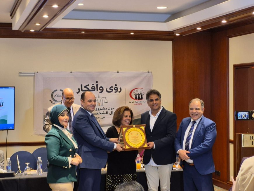 المكتبة الرقمية للشرفاء الحمادي تكرم السفيرة مشيرة خطاب لدورها الريادي في خدمة المجتمع