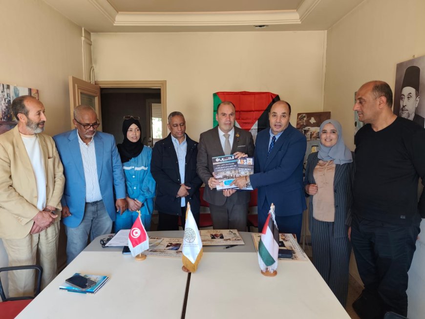 البروفيسور التونسي عبد السلام عيساوي يُهدي مجموعة من مؤلفاته للمكتبة الرقمية للشرفاء الحمادي