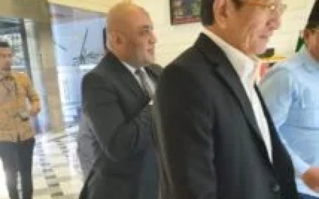 وزير الشئون الدينية الإندونيسي يستقبل مدير مكتب مؤسسة رسالة السلام باندونيسيا