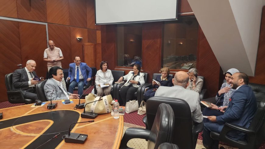 توزيع مؤلفات المفكر على الشرفاء على عدد من كبار المسؤولين والشخصيات العامة فى معرض الإسكندرية الدولي للكتاب