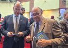 رئيس مجلس أمناء مؤسسة رسالة السلام العالمية بالقاهرة يهدي النائب د. أحمد إدريس عددًا من مؤلفات المفكر العربي الأستاذ  علي الشرفاء