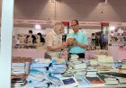 إصدارات رسالة السلام باللغة التركية تجذب زوار معرض إسطنبول للكتاب