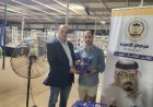 جمال عاشور يطلع على إصدارات مركز العرب بمعرض الترسانة ويشيد بكتاب «السلام يصنع التعايش»