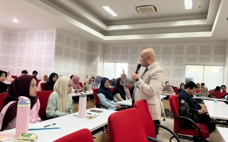في أعرق وأقدم جامعات إندونيسيا..ثلاث محاضرات بجامعة غاجا مادا عن  رؤى وأفكار  المفكر العربى علي محمد الشرفاء الحمادى