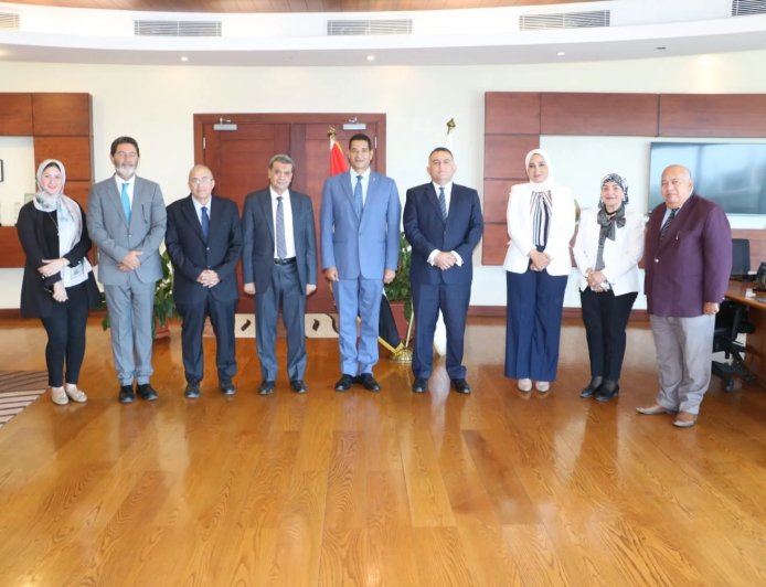 بروتوكول تعاون بين أكاديمية السادات والبورصة المصرية في مجالات التدريب والدراسات العليا