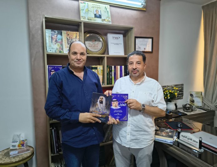 الدكتور هشام بشير استاذ العلوم السياسية يزور المكتبة الرقمية للشرفاء الحمادي التابعة لمؤسسة رسالة السلام العالمية ويشيد بدورها في نشر المعرفة والفكر