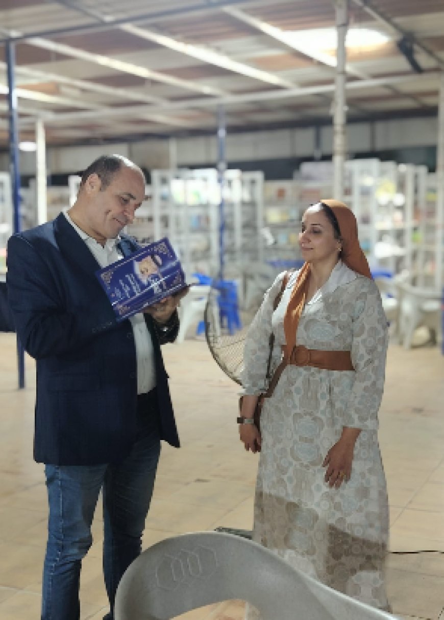 دار مركز العرب والمكتبة الرقمية تستقبل هدى الورداني بمعرض الترسانة وتهديها كتاب «السلام يصنع التعايش»