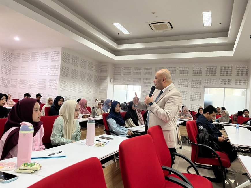 في أعرق وأقدم جامعات إندونيسيا..ثلاث محاضرات بجامعة غاجا مادا عن  رؤى وأفكار  المفكر العربى علي محمد الشرفاء الحمادى