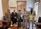 وفد مؤسسة رسالة السلام العالمية يزور سفارة باكستان بالقاهرة ويلتقي نائب رئيس البعثة لبحث آفاق التعاون الثقافي والإعلامي