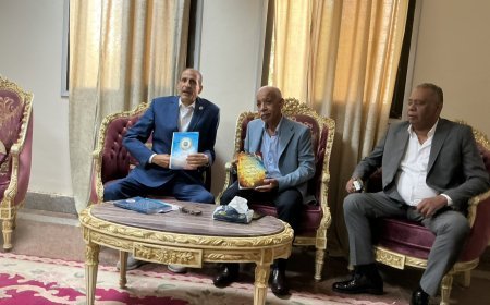 «رسالة السلام» توزّع مؤلفات علي الشرفاء على القيادات العمالية باحتفالات اكتوبر