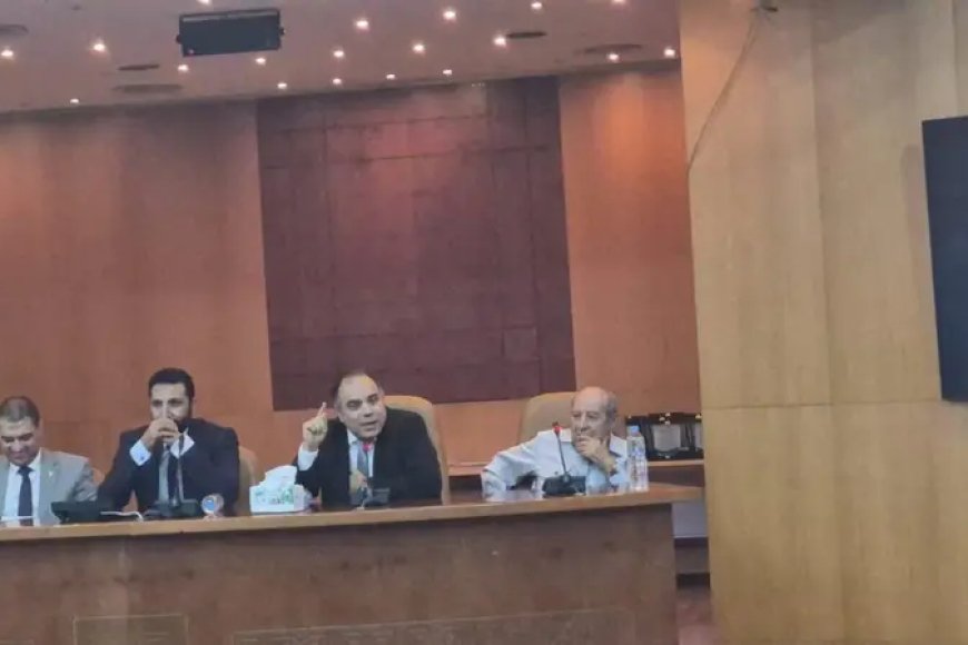*مدير عام مؤسسة رسالة السلام العالمية تقدم برنامجا تعليميا مقروءا ومسموعا ومرئيا* *لبناء وعي التلاميذ منذ الطفولة
