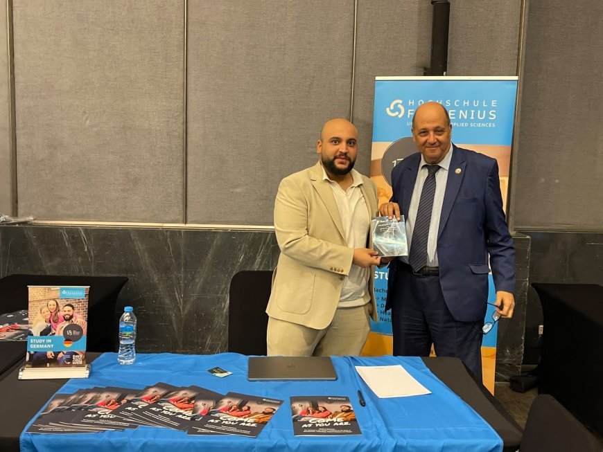وفد مؤسسة رسالة السلام العالمية يلتقي المدير الإقليمي لجامعة Fresenius الألمانية ويهديه كتاب «رسالة الإسلام رحمة وعدل وحرية وسلام» للمفكر العربى على الشرفاء 