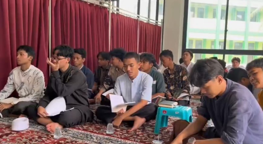 بالصور ..د. تامر الغزاوي: إستمرار دراسة ومناقشة كتب المفكر  علي الشرفاء الحمادي في مساجد إندونيسيا وسط قبول واسع