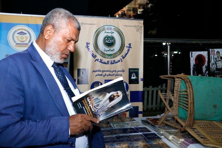 المستشار ماجد وهبة يزور جناح مؤسسة رسالة السلام بمعرض كتاب مركز شباب الجزيرة ويطّلع على إصداراتها الفكرية